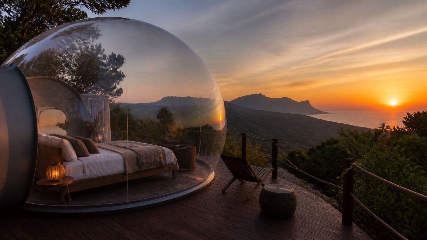 Hotel burbuja en Alicante para una escapada romántica: cómo combinar costa, interior y una noche especial